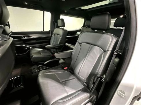 Used 2024 Jeep Wagoneer Series II image 23