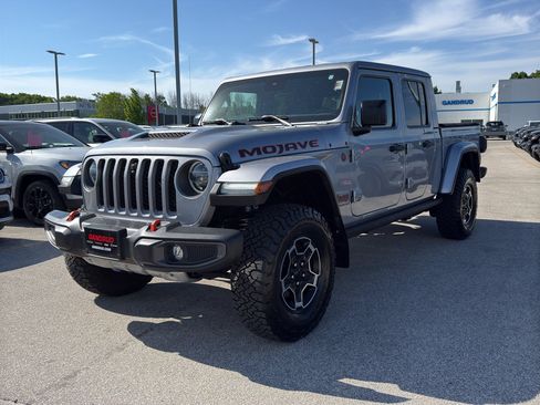 Used 2021 Jeep Gladiator Mojave AWD/4WD image 2