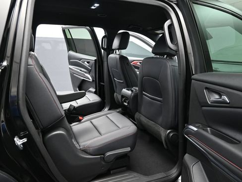 Used 2025 Chevrolet Traverse Z71 AWD/4WD image 14