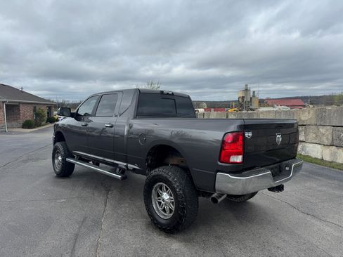 Used 2018 RAM 2500 SLT w/ Luxury Group image 4