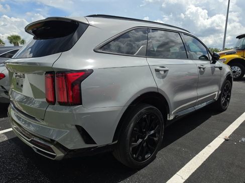 Certified 2023 Kia Sorento SX FWD image 17