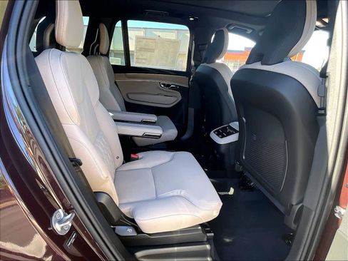 New 2026 Volvo XC90 B5 Plus AWD/4WD image 27