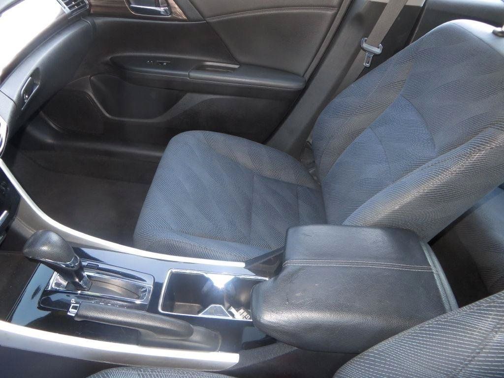 Used 2016 Honda Accord EX image 24