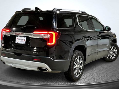 Used 2023 GMC Acadia SLT image 2