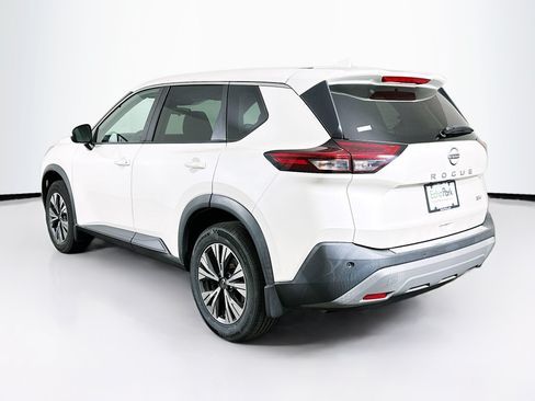 Used 2022 Nissan Rogue SV FWD image 5
