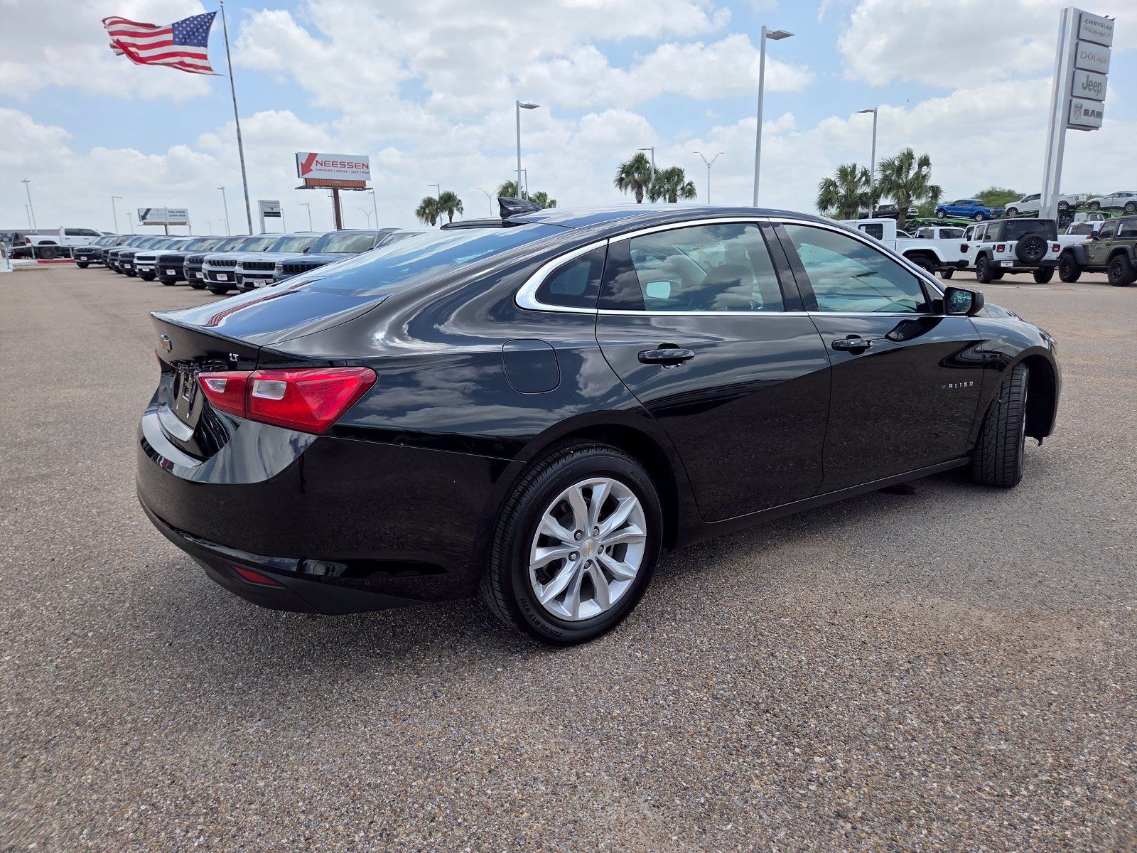 Used 2024 Chevrolet Malibu LT FWD image 7