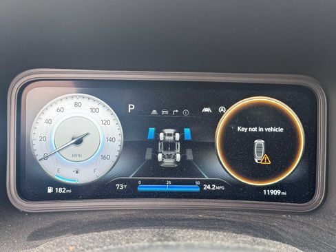 Certified 2022 Hyundai Kona Limited AWD/4WD image 25