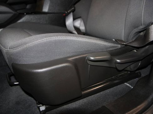 Used 2025 Chevrolet Colorado Trail Boss AWD/4WD image 7