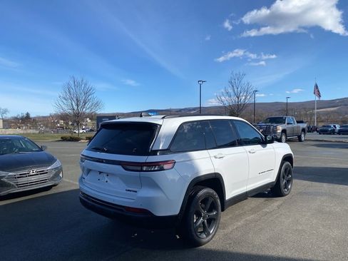 Used 2023 Jeep Grand Cherokee Limited w/ Black Appearance Package image 2