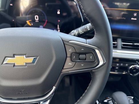 New 2026 Chevrolet Trax LT w/ Sunroof Package FWD image 16