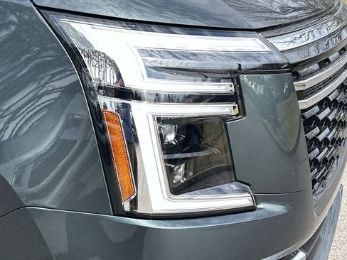 New 2026 Nissan Armada SL w/ Captain's Chari Seat Package AWD/4WD image 10