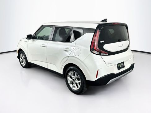 Used 2025 Kia Soul LX w/ LX Technology Package FWD image 5