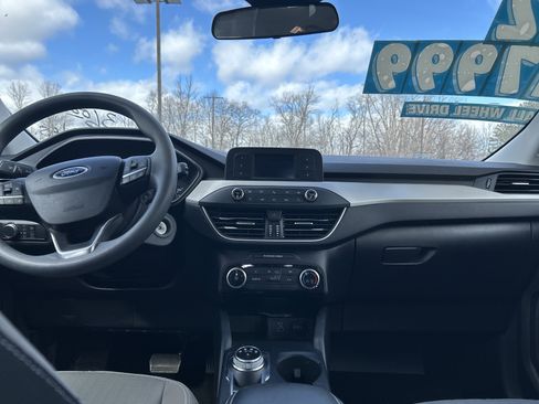 Used 2022 Ford Escape S image 17