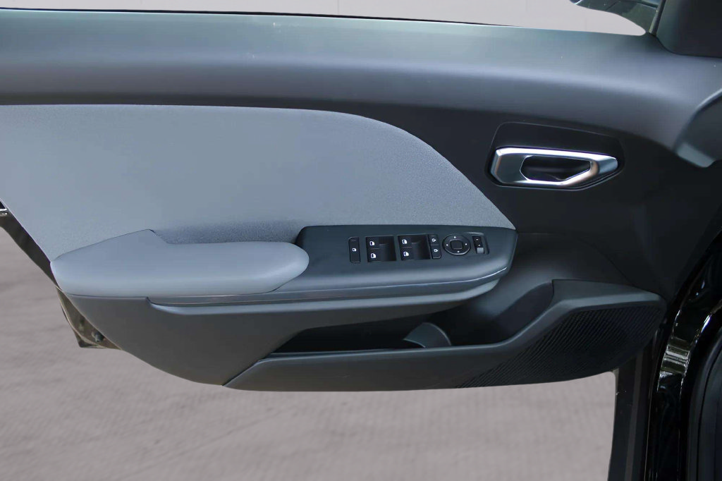 Used 2025 Kia K4 EX FWD image 9