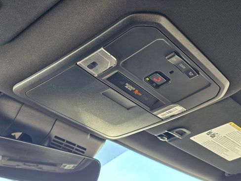 Used 2025 Toyota Tacoma TRD Off-Road image 32