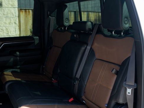 Used 2024 Chevrolet Silverado 3500 High Country w/ High Country Premium Package image 19