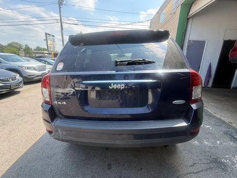 Used 2014 Jeep Compass Latitude w/ Sun/Sound Group AWD/4WD image 6