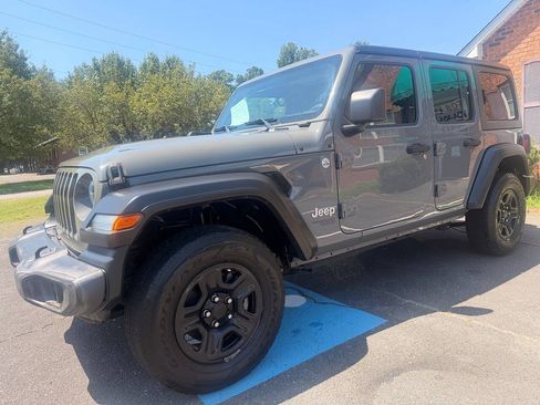 Used 2021 Jeep Wrangler Unlimited Sport AWD/4WD image 3