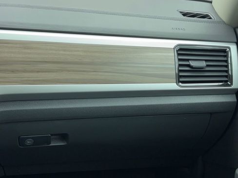 Used 2023 Volkswagen Atlas SEL image 21