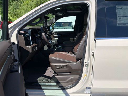 New 2026 GMC Sierra 1500 Denali w/ Technology Package AWD/4WD image 10