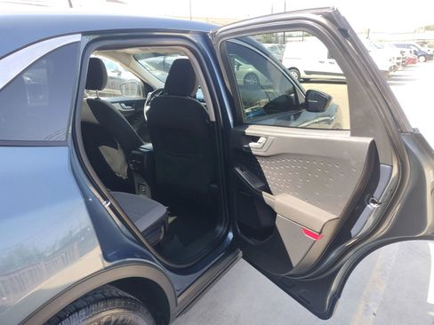 Used 2020 Ford Escape SE image 34