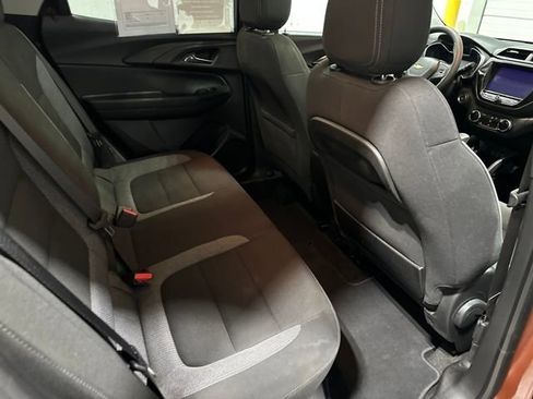 Used 2021 Chevrolet TrailBlazer LT w/ Sun and Liftgate Package image 11