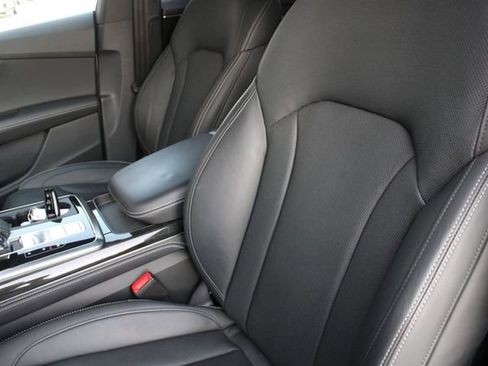 Used 2024 Audi Q8 Prestige w/ Prestige Package AWD/4WD image 6