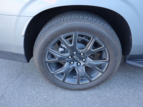 Used 2024 Chevrolet Suburban High Country w/ Advanced Technology Package image 44