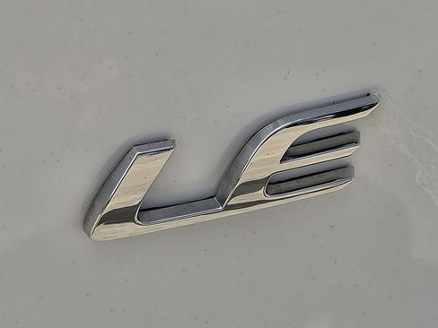 Used 2025 Toyota Corolla LE FWD image 11