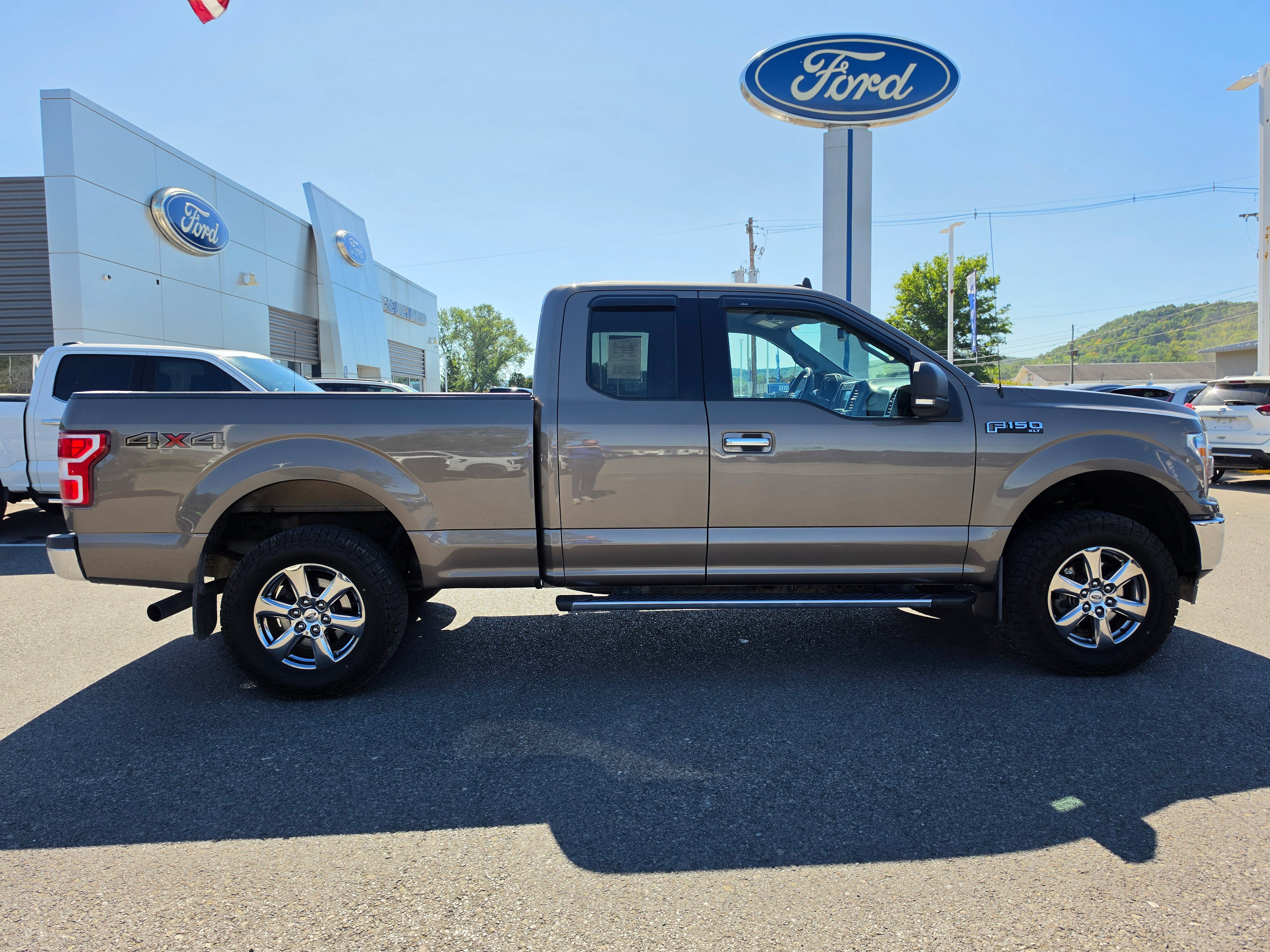 Used 2019 Ford F150 XLT w/ Equipment Group 302A Luxury AWD/4WD image 2