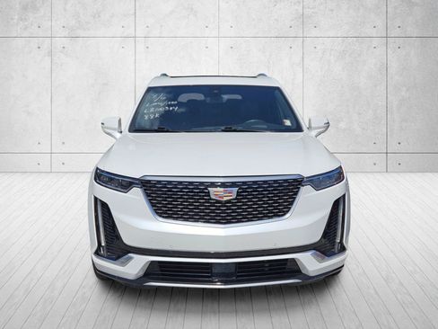 Used 2020 Cadillac XT6 Premium Luxury w/ Platinum Package AWD/4WD image 5