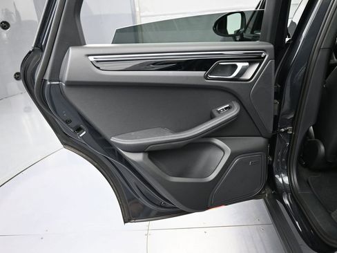 Certified 2026 Porsche Macan AWD/4WD image 22