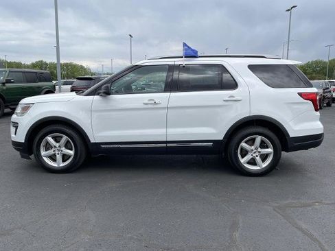 Certified 2018 Ford Explorer XLT FWD image 2