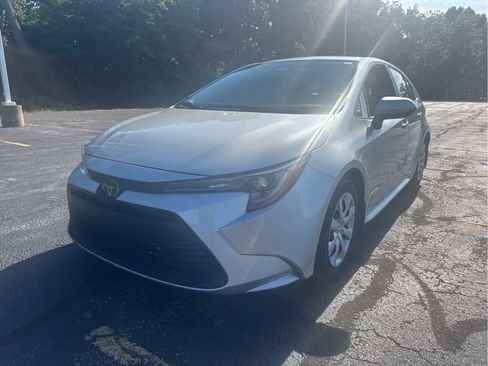 Used 2024 Toyota Corolla LE FWD image 1