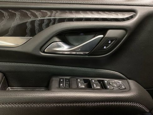 Used 2023 GMC Yukon XL Denali image 33