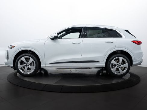 New 2025 Audi Q5 Premium Plus image 7