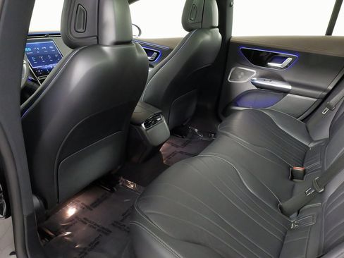 Used 2023 Mercedes-Benz EQE 500 4MATIC Sedan image 36