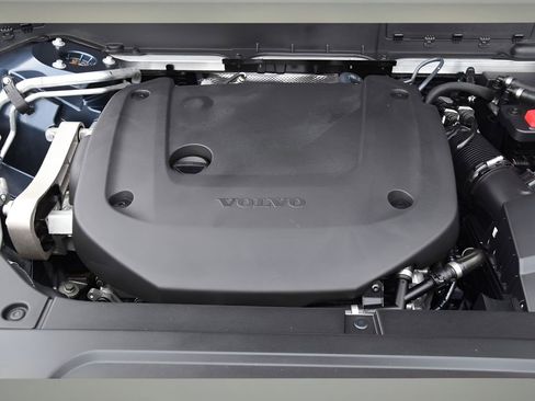 Certified 2023 Volvo XC90 B6 Plus w/ Protection Package Premier image 27