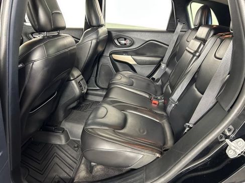 Used 2018 Jeep Cherokee Limited AWD/4WD image 14