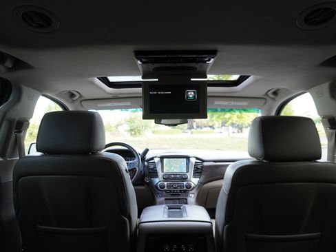 Used 2015 Chevrolet Suburban LT AWD/4WD image 15