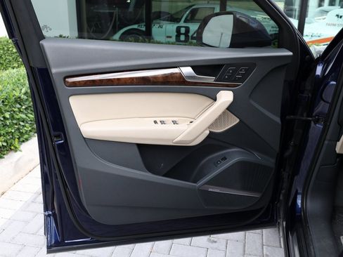 Used 2018 Audi Q5 2.0T Premium Plus w/ Premium Plus Package image 11