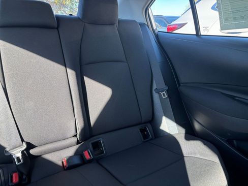Used 2025 Toyota Corolla LE image 36