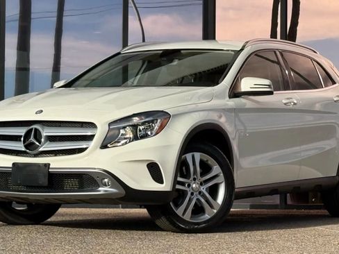 Used 2015 Mercedes-Benz GLA 250 4MATIC image 3