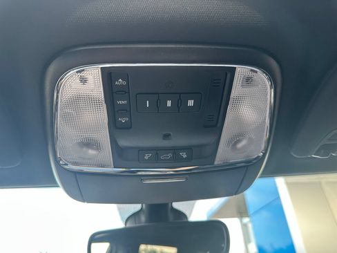 Used 2017 Jeep Grand Cherokee Limited AWD/4WD image 36