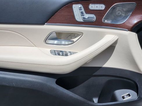 Certified 2023 Mercedes-Benz GLS 450 4MATIC image 9