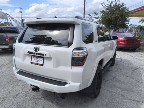 Used 2022 Toyota 4Runner SR5 Premium w/ Moonroof Package RWD image 3
