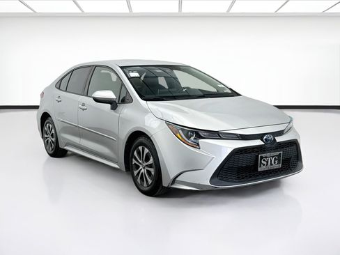 Used 2022 Toyota Corolla LE w/ Premium Interior Package FWD image 3