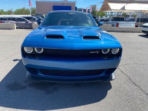 Used 2022 Dodge Challenger SRT Hellcat w/ Plus Package RWD image 2