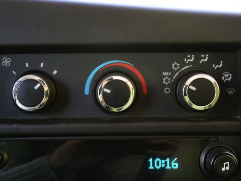 Used 2019 Chevrolet Express 3500 w/ Power Convenience Package RWD image 23