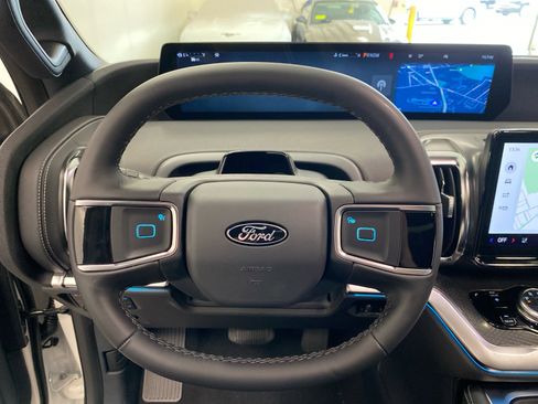 New 2026 Ford Expedition Platinum image 52